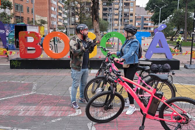 Electric bikes with local bites (flexible hours and small group) - Street art, neighborhoods, and the modern city