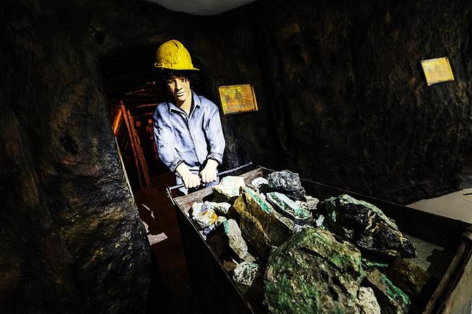 Emerald Museum & Jewelry Workshop: Behind the Scenes Tour - Key details before you book