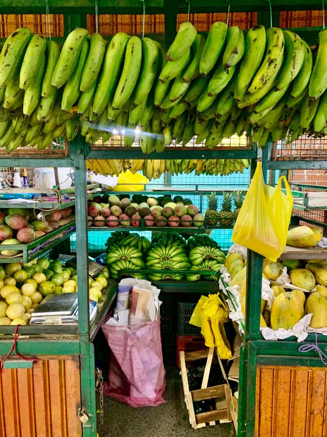 Essential Fruit Experience - Why Plaza Minorista is the right place for this tour
