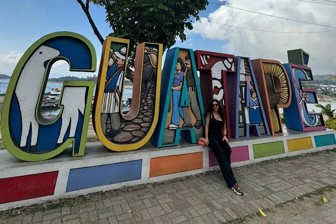 Excursion to Guatapé by chiva, lunch and Pablo Escobar's hacienda - Key points to know before booking