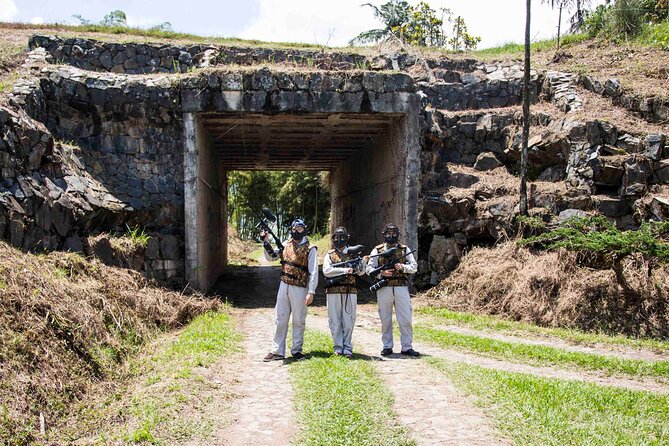 Excursion to Guatapé by chiva, lunch and Pablo Escobar's hacienda - Crossing the reservoir by boat