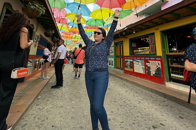 Excursion to Guatapé by chiva, lunch and Pablo Escobar's hacienda - Climbing Guatapé Rock for the big view