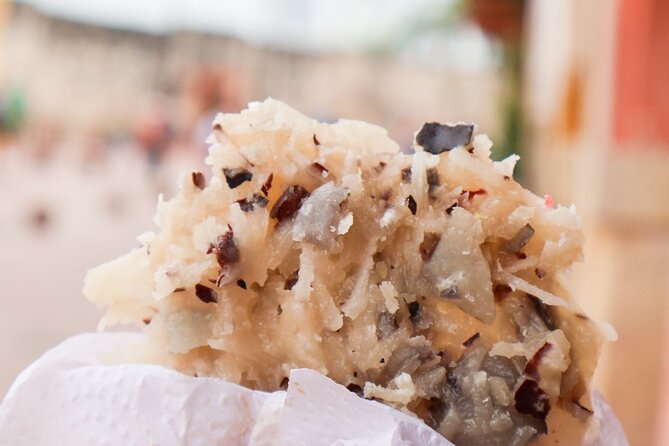 Flavors and portraits: gastronomic tour with professional photos - Forty-five minutes in Getsemaní