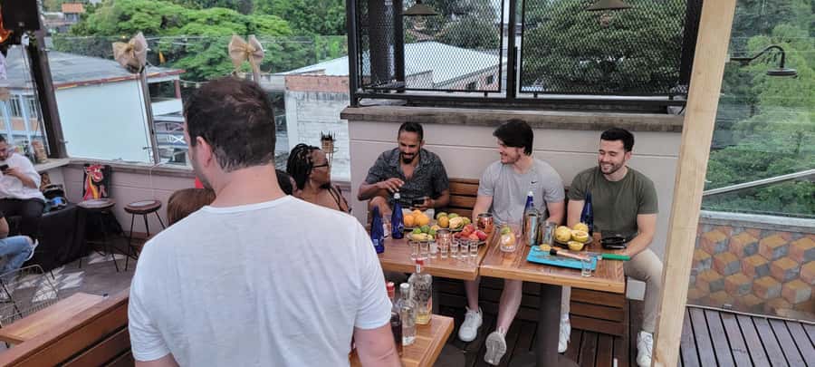 Flavours Of Colombia Fruit & Cocktail Tasting - Learning the basics of mixology