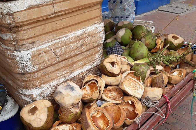 Food Tour in Santa Marta Old City Half-Day - Walking the Centro Historico de Santa Marta