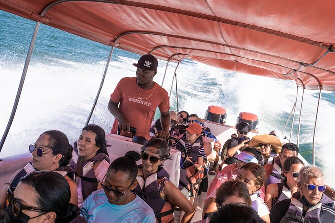 Four Islands Experience Isla Baru - San Martín de Pajarales and a 45-Minute Island Pause