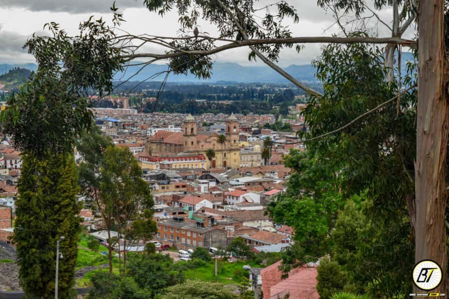 From Bogota: Guatavita Lake & Zipaquira Salt Cathedral Tour - The guides make a real difference