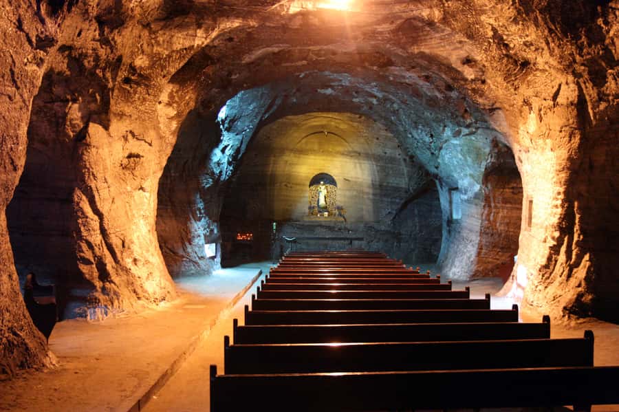 From Bogotá: Jaime Duque Park and Salt Cathedral with Lunch - Colonial Zipaquirá after the mine