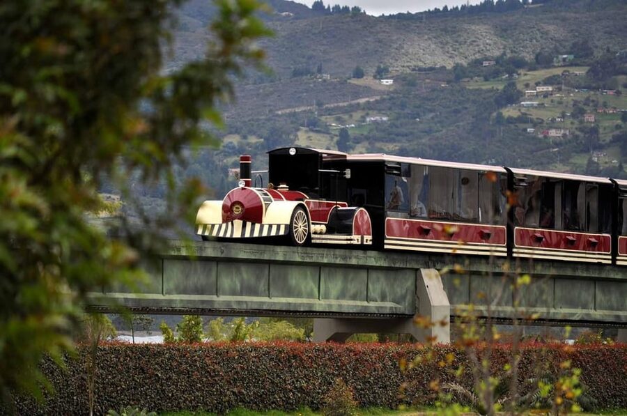 From Bogota: Jaime Duque Park and zoo with ticket included - The Tocancipá stop and return to Bogotá