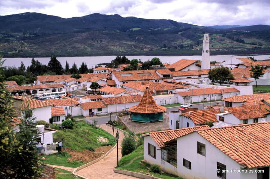 From Bogotá: Lake Guatavita and the El Dorado Legend Tour - Tominé Reservoir and the Town Beneath the Water