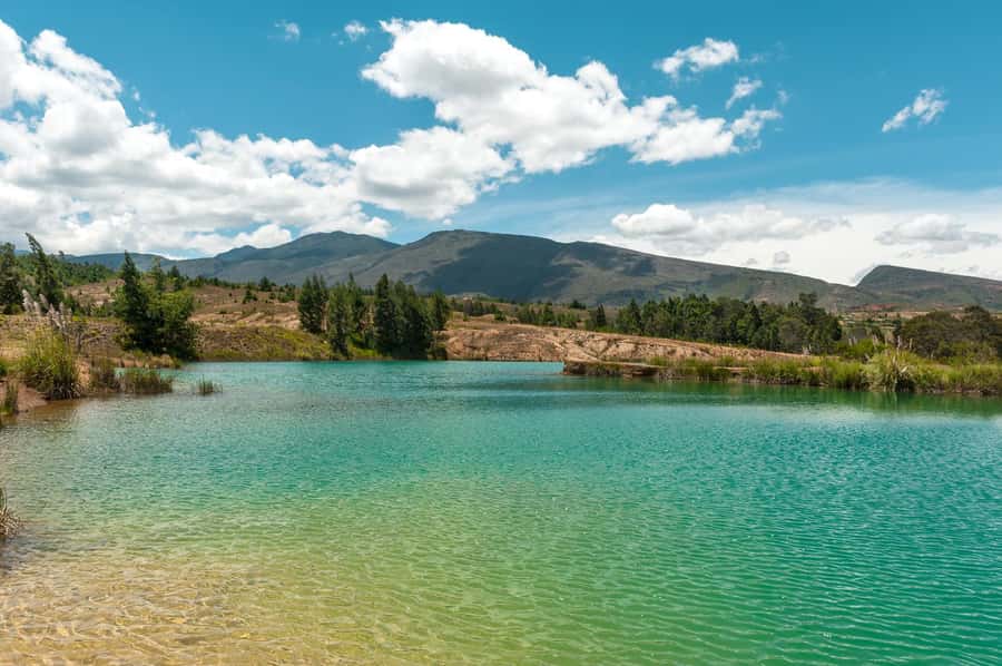 From Bogotá: Tour to Villa de Leyva, Ráquira, Casa Terracota, and Pozos Azules - Why this day trip works from Bogotá