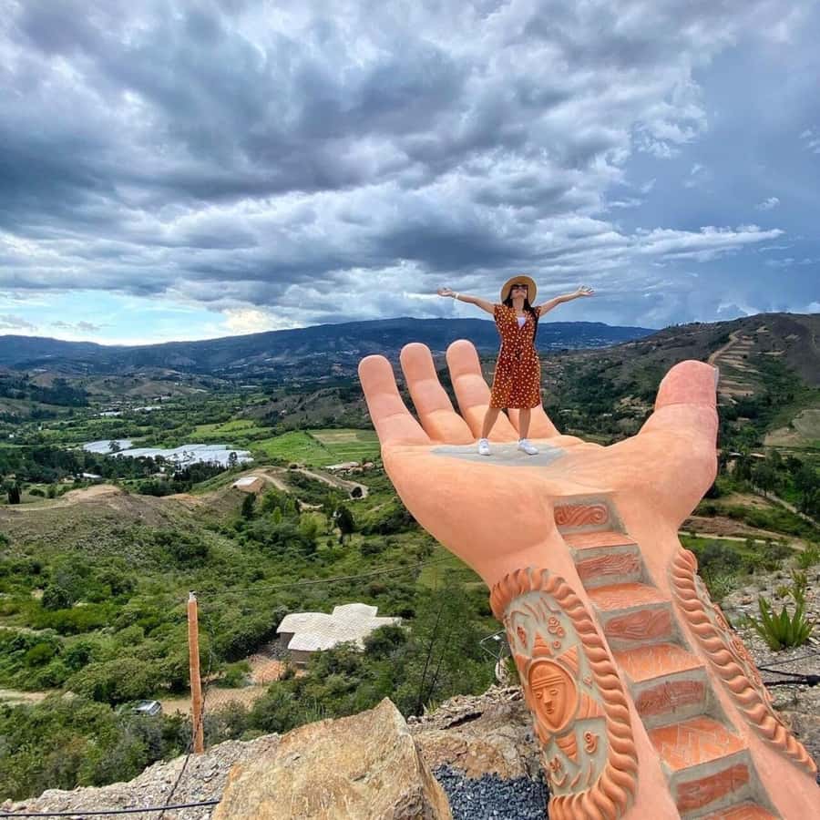 From Bogotá: Tour to Villa de Leyva, Ráquira, Casa Terracota, and Pozos Azules - What to bring and what to budget