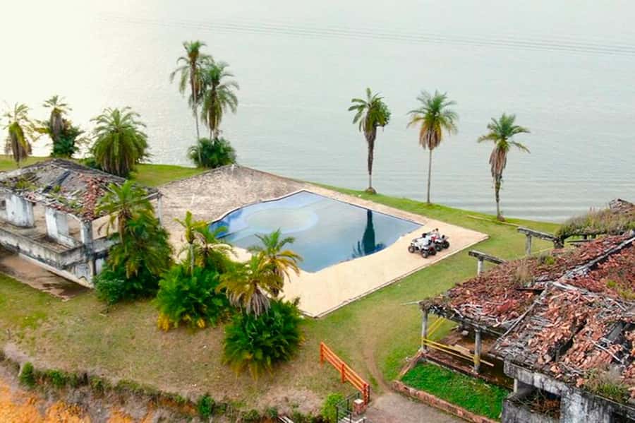 From Guatape: Pablo Escobar Mansion, Paintball & Boat Ride - Paintball among the ruins