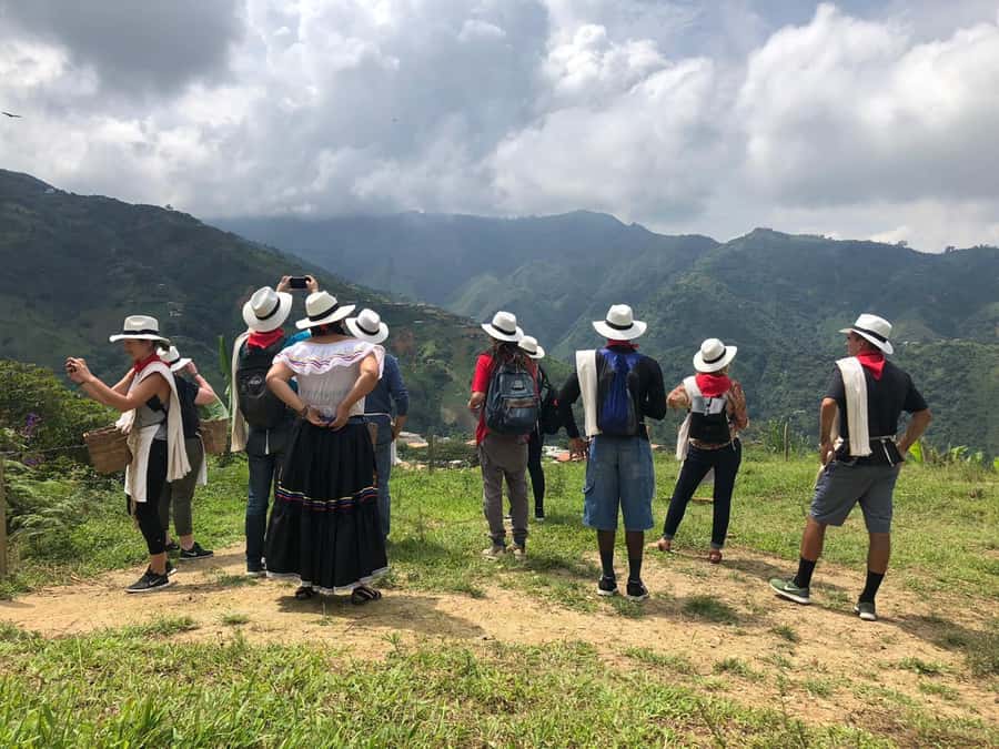 From Medellin: Day Trip to a Jardin Coffee Plantation - Taking the cable car to lunch above the town