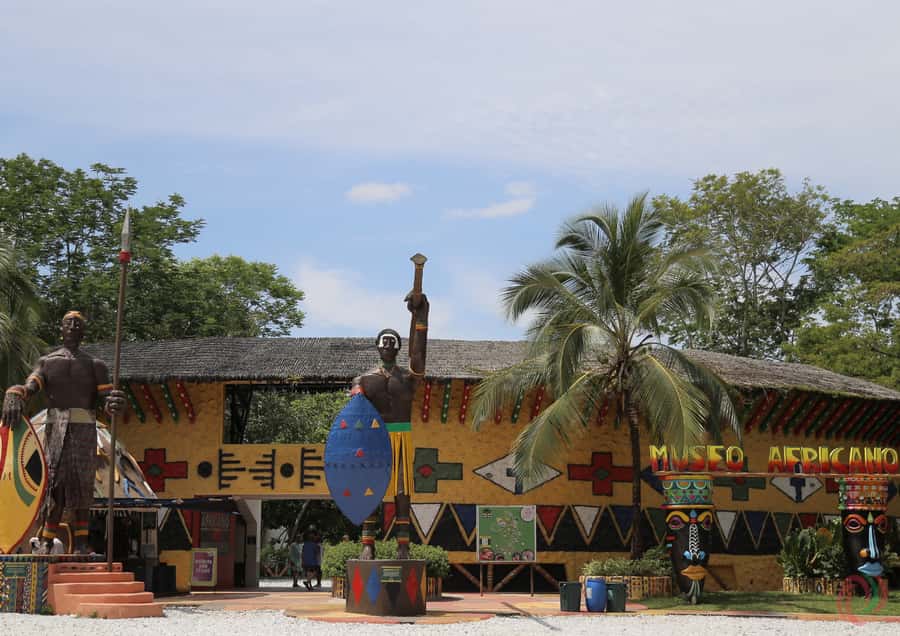 From Medellín: Day Trip to Hacienda Nápoles Theme Park - Practical advice for making the day easier