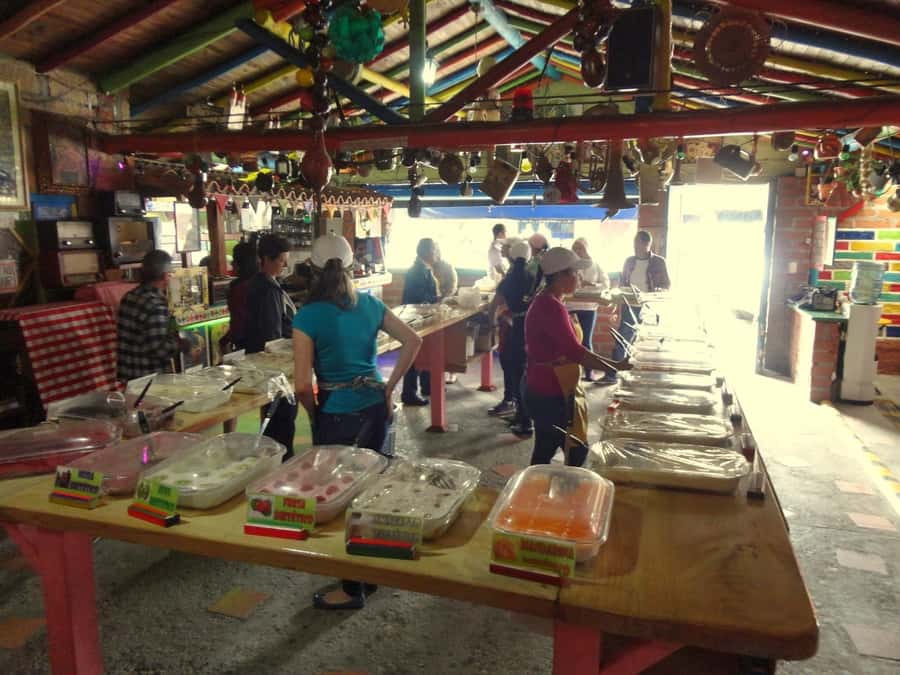 From Medellín: El Retiro Private Tour with Food Tastings - The jungle road back to Medellín