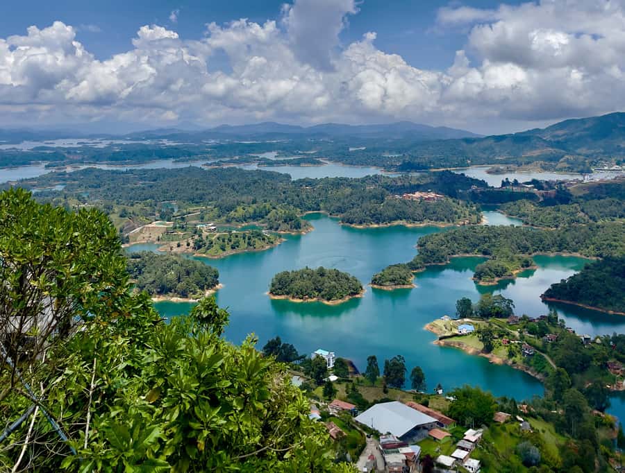 From Medellin: Guatapé Day Trip with El Peñol Rock and Lunch - The five details that shape your day