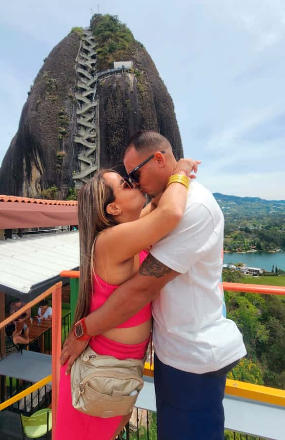 From Medellin: Guatapé & Peñol Rock with Boat & farm animals - The guide and the feel of a private day