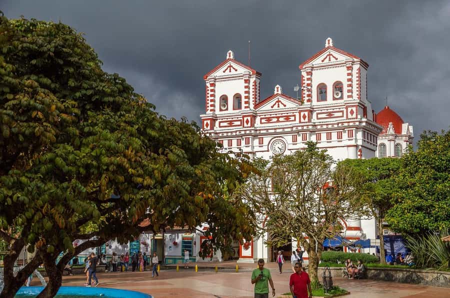 From Medellín: Guatape Private Tour, El Peñol, Boat Ride - Why this private Guatapé day works well from Medellín
