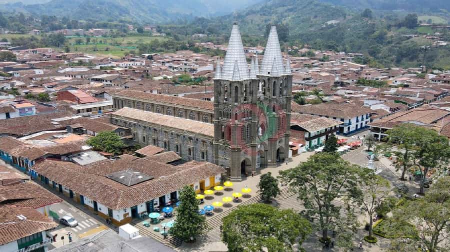 From Medellín: Jardín, Andes, and Hispania Day Trip - The early departure from Medellín