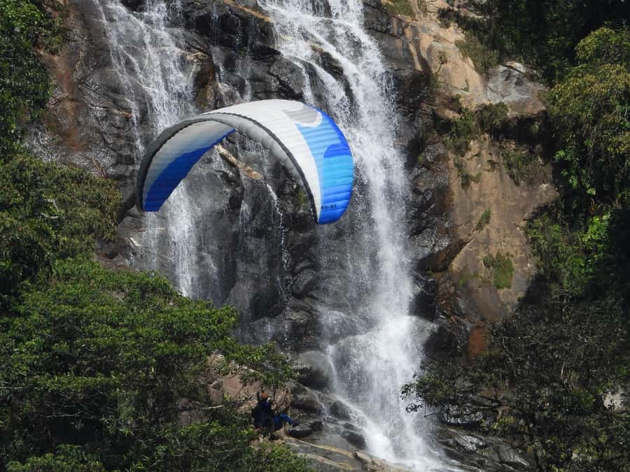From Medellín: Paragliding Flight and Guatape Tour - Why this makes a good day trip from Medellín