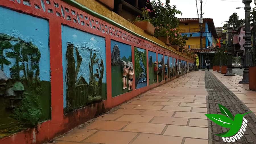 From Medellín: Paragliding Flight and Guatape Tour - Practical booking advice for a smoother day