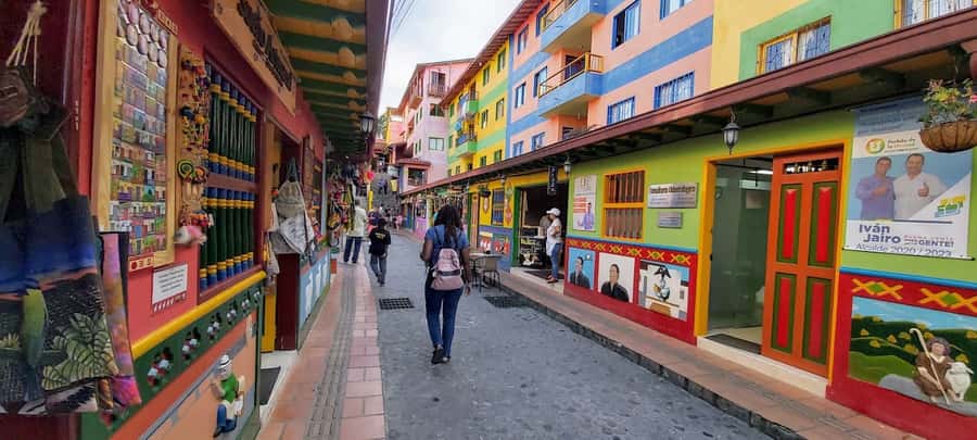 From Medellin: Private Guatape Car Tour with Coffee Tour - What the $147 price includes