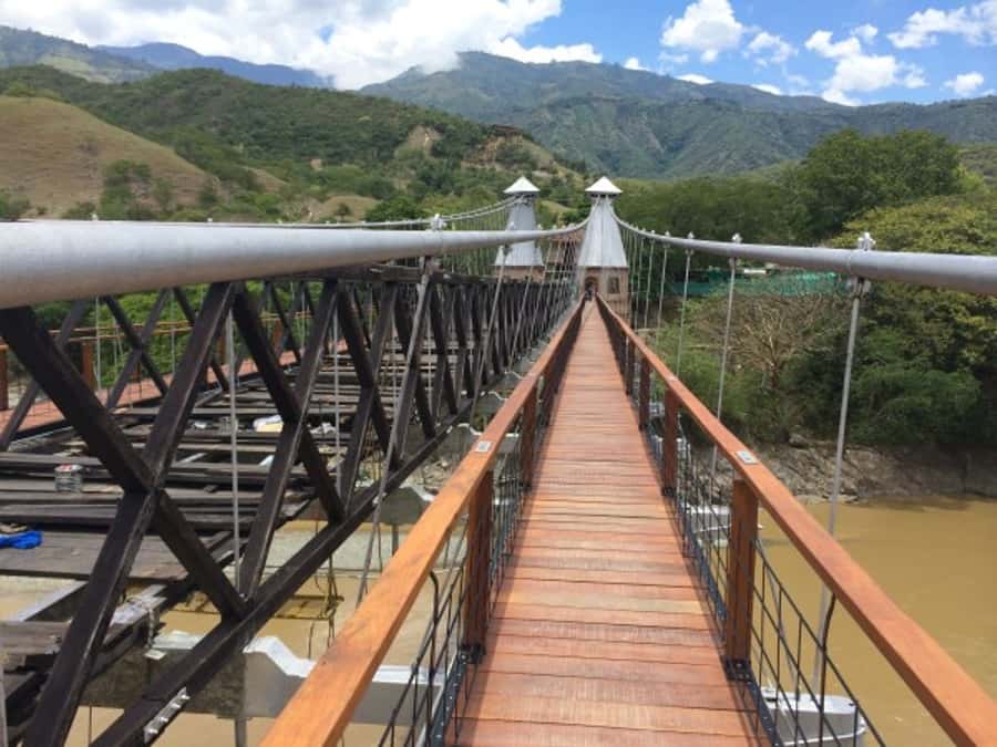 From Medellín: Private Santa Fe de Antioquia Tour - The Cauca River and a short gondola ride