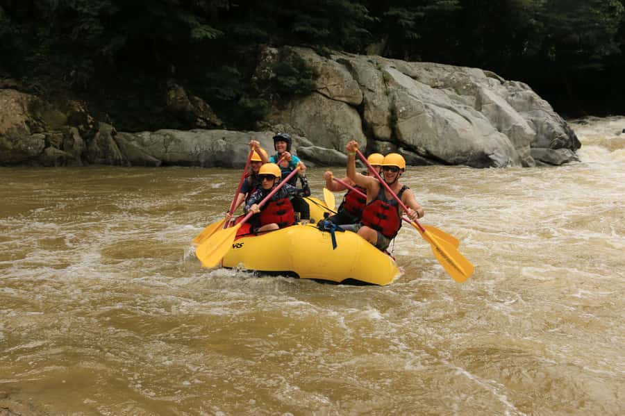 From Medellin: Rafting Experience - Lunch at 2:30 PM or a direct return to Medellín