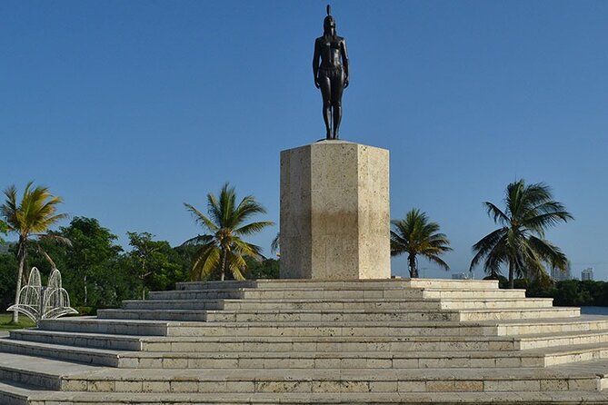 Full BILINGUAL CITYTOUR, Castle Entrance and Monuments - Bocagrande Bay and the view toward Tierra Bomba