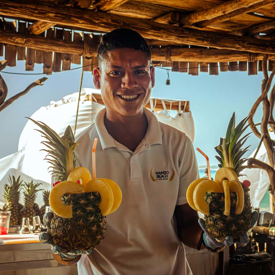 Full day at Isla baru playa blanca in Mambo Beach club - Seating, Balinese beds, and the extra-cost question