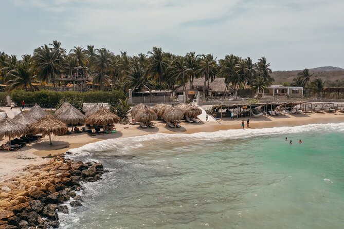 Full day at the beach club vista mare in tierra bomba - Lunch with three choices and included drinks