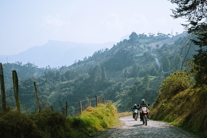Full Day Motorcycle Tour to La Chorrera Waterfall - Choosing between the Honda XR190L and XRE300