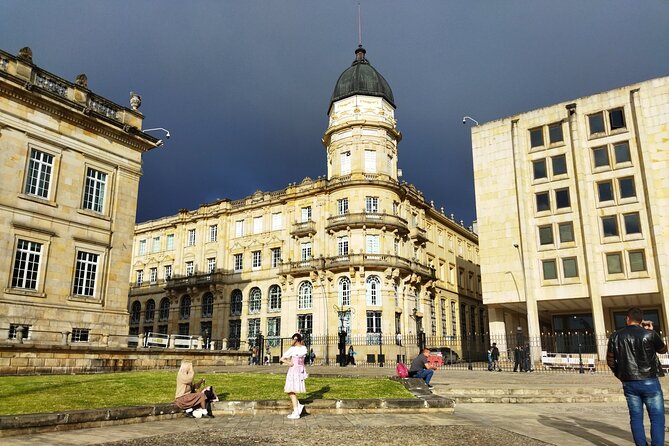 Full Day Private Tour Historical Center La Candelaria and Monserrate - Plaza de Bolívar: Bogotá’s Civic Heart