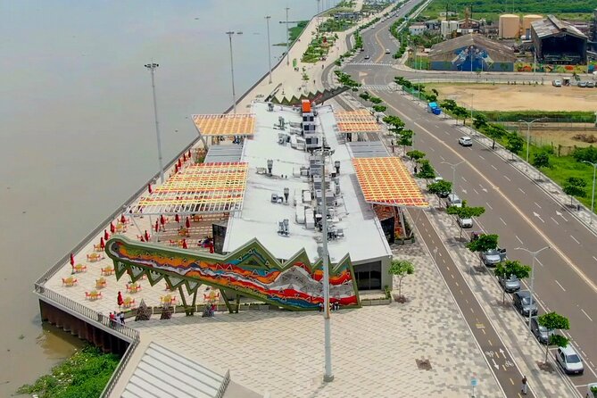 Full Day Tour from Cartagena through Barranquilla and Santa Marta - The road to Barranquilla and the first breakfast stop