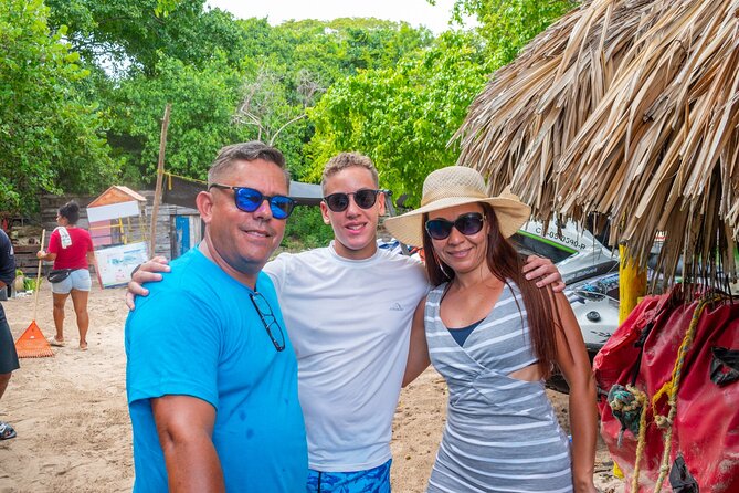 Full Day Tour to 4 Rosario Islands with snorkeling and plankton in Cartagena - The glowing plankton is worth understanding