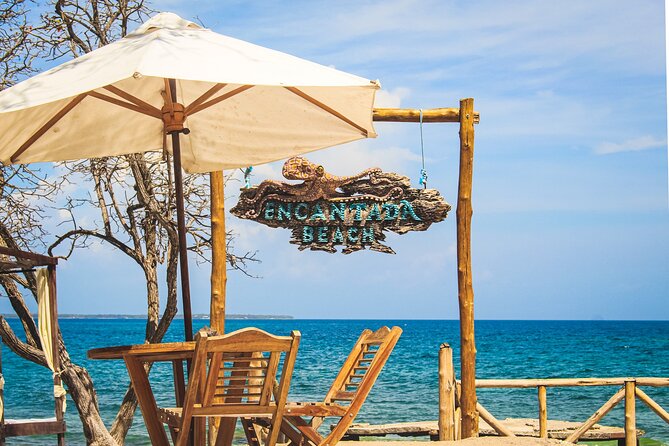 Full day visiting 5 stops 3 Beach Clubs (Rosario, Baru,T Bomba) - Isla Grande and Rosario del Mar: a drink and a change of pace
