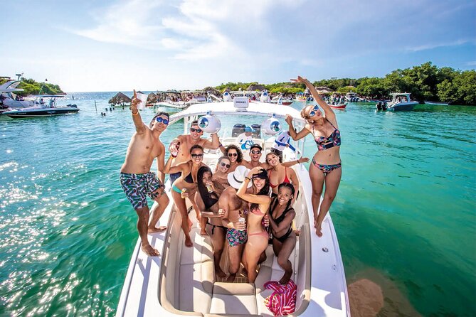 Full day visiting 5 stops 3 Beach Clubs (Rosario, Baru,T Bomba) - Rosario Islands: the best chance for clear water and snorkeling