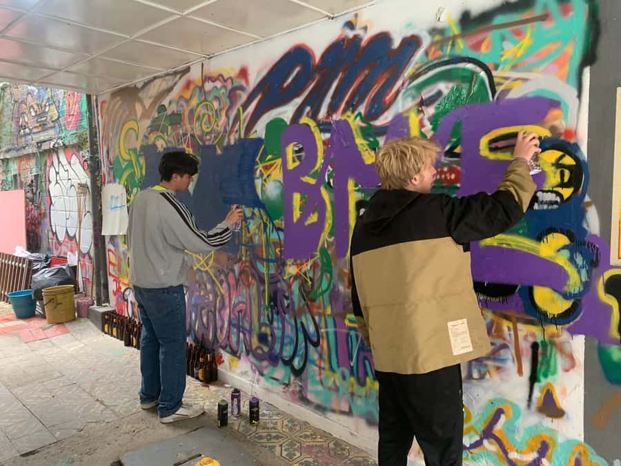 Fun Graffiti Workshop: The Art of Aerosol and Color - Turning a name into a graffiti throw-up