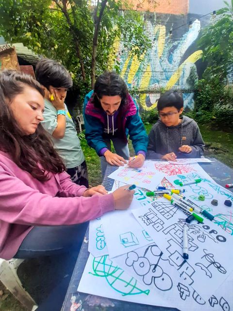 Fun Graffiti Workshop: The Art of Aerosol and Color - Finishing on paper or painting the wall