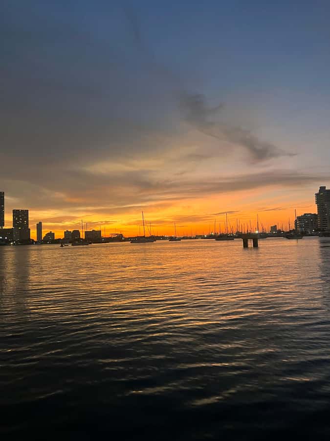 Fun sunset tour with drinks and music included - Castillo Grande Bay: the main setting