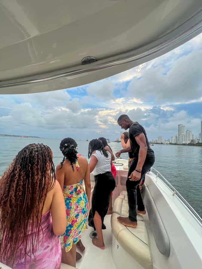 Fun sunset tour with drinks and music included - Pickup in Cartagena: an easy start