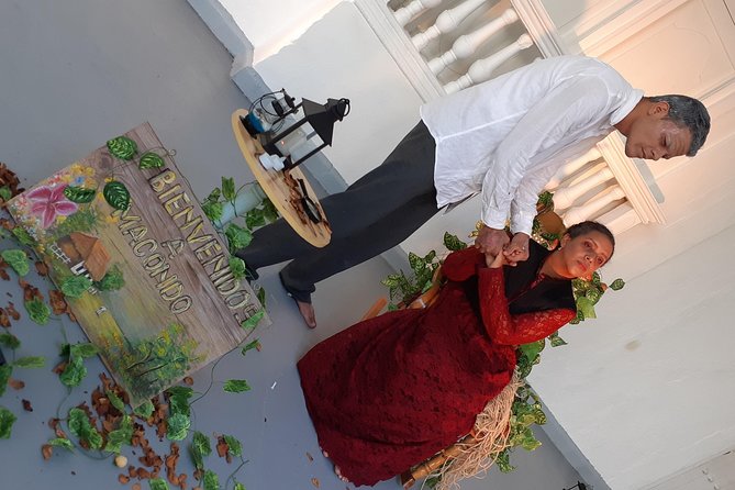 Gabriel García Márquez Literature Tour in Cartagena De Indias and snacks. - Meeting at the Naval Museum at 3:00 pm