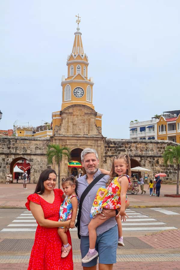 Gastronomic tour and professional photos in the old city - Key points at a glance