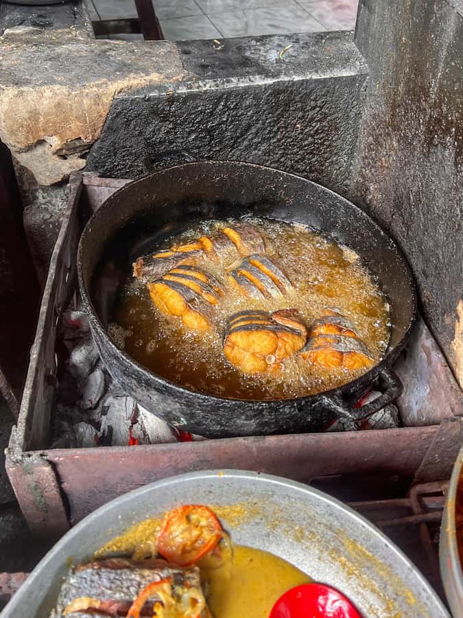 Get to know the real Cartagena: Bazurto Market gastronomic & cultural tour - Who Will Enjoy This Market Visit Most