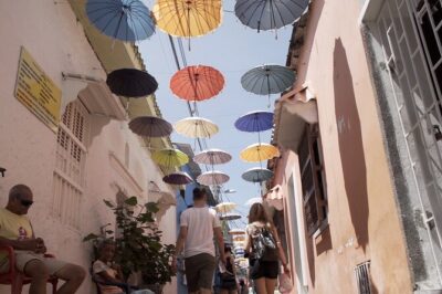 Getsemani neighborhood in group: art and culture with Audio System