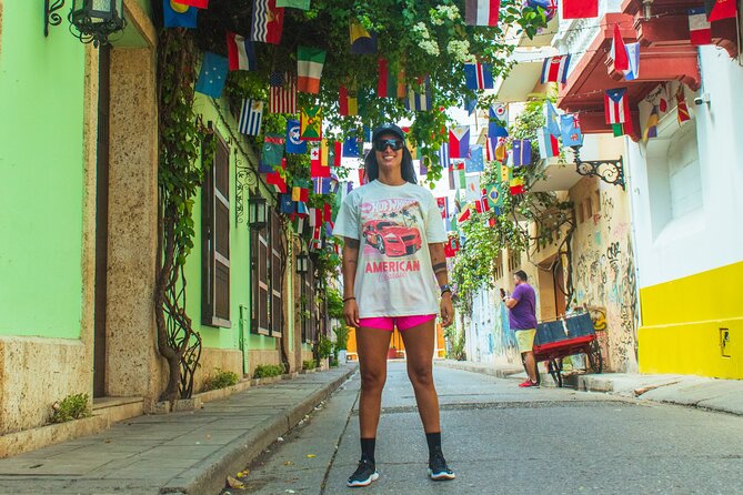 Getsemani Neighborhood Photo Walking Tour - Starting at Centenario Park