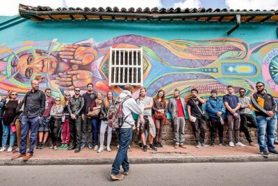 Graffiti Tour: a fascinating walk through a street art City