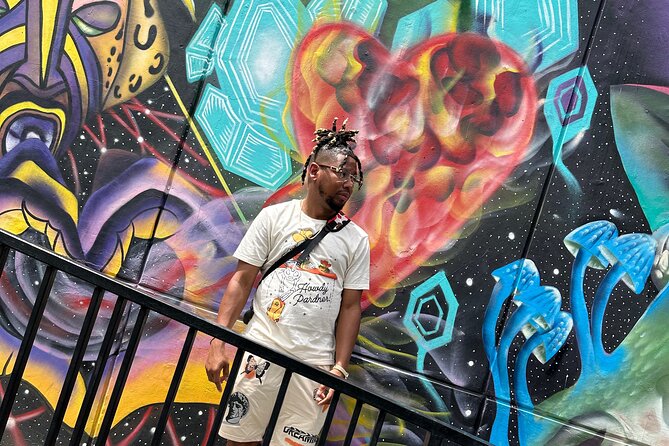 Graffiti Tour | Commune 13 guided by locals - What makes the guides important