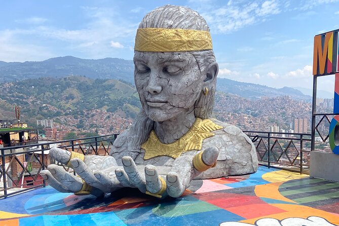 Graffiti Tour | Commune 13 guided by locals - Two hours among Comuna 13’s murals, music, and galleries